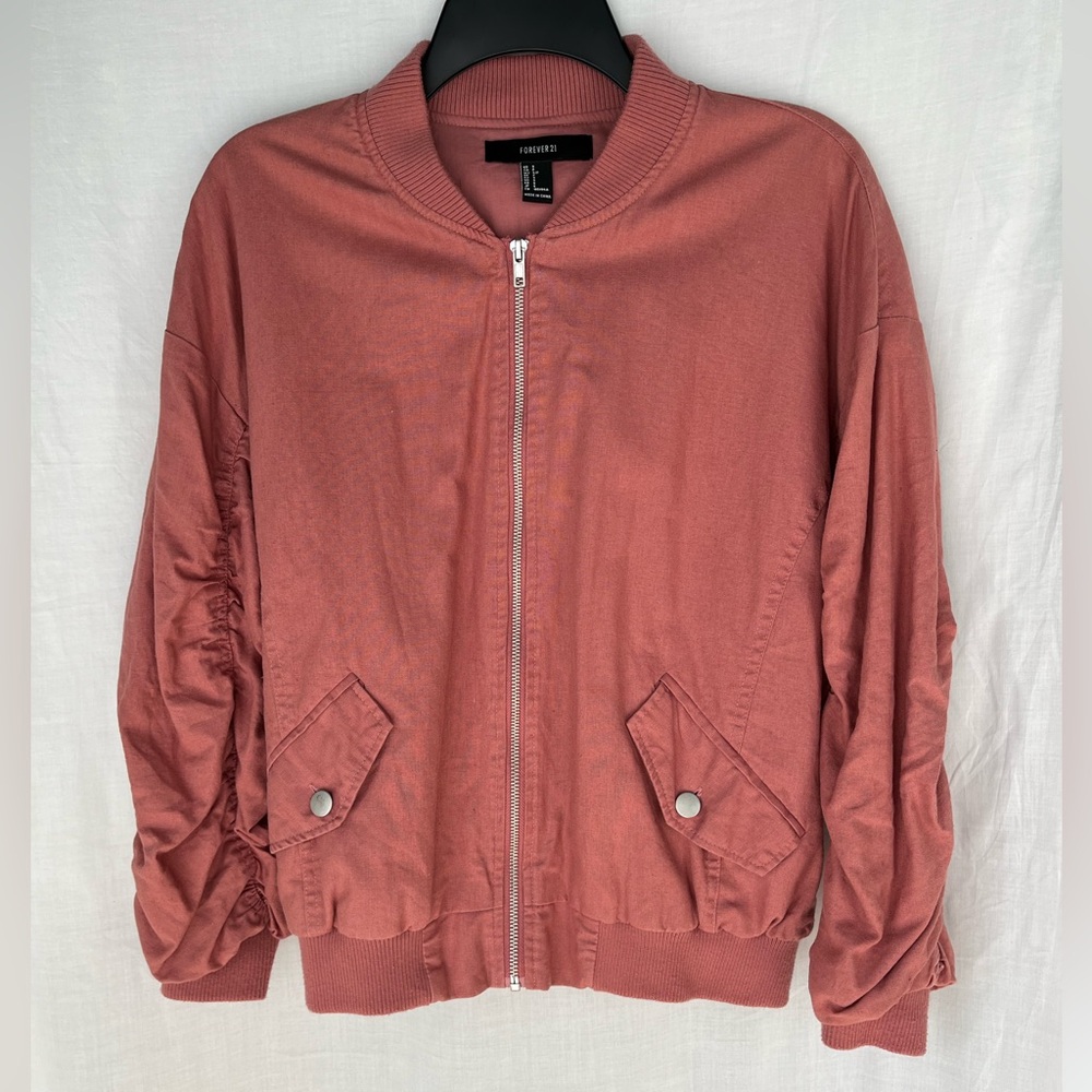 Forever 21 Women's Pink Bomber Jacket Size S Ruched Sleeves/Back Warm Comfortabl